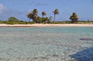 Laghetti tra le isole dell'atollo