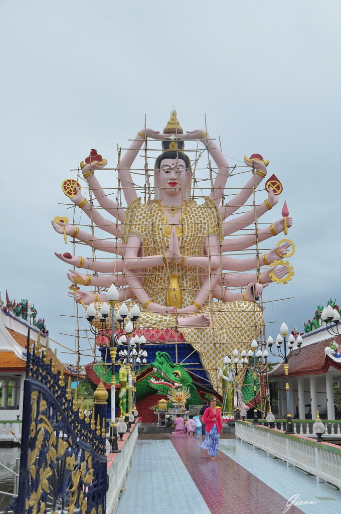 Wat Plai Laem