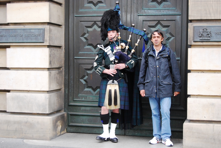 Edimburgo Piper sul Royal mile