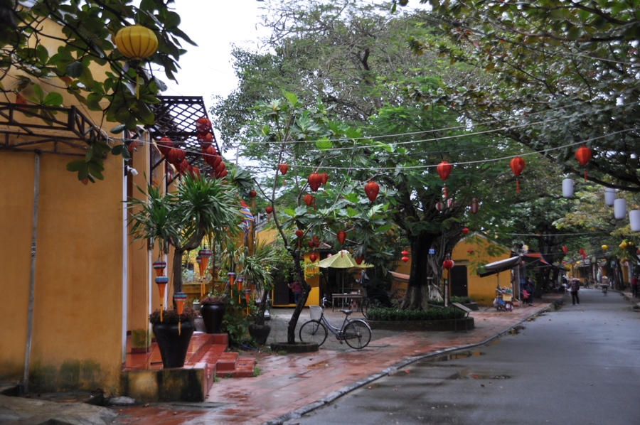 Strada nel centro di Hoi An