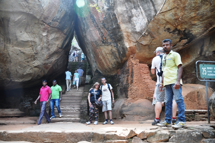 Scalando la Rocca di Sigiriya 