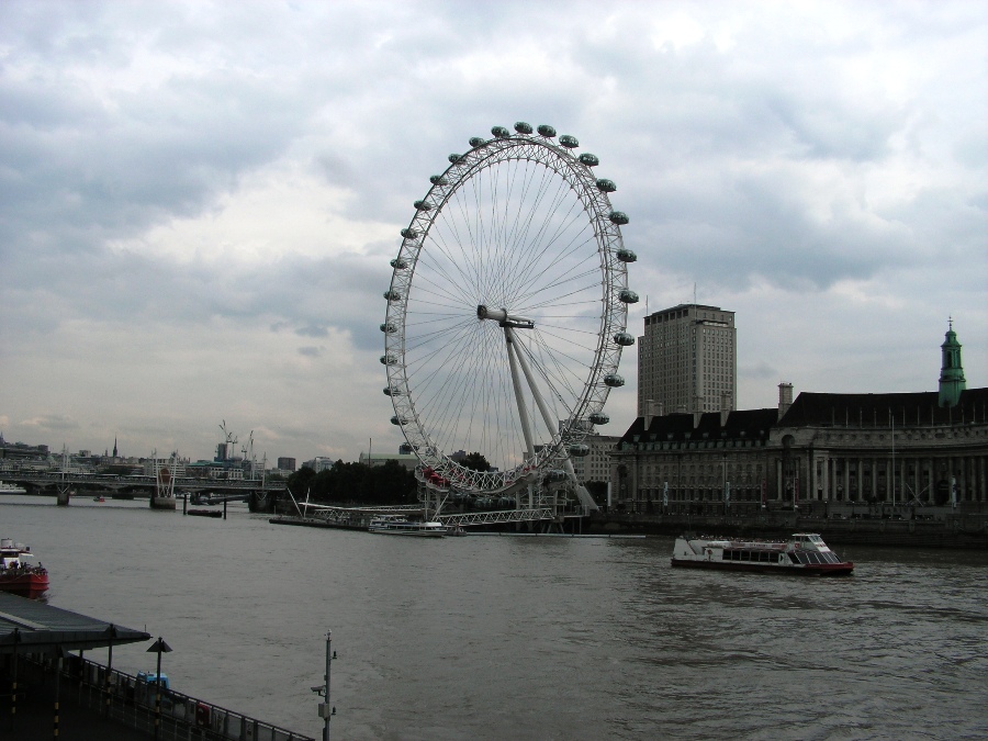 Il London Eye da lontano