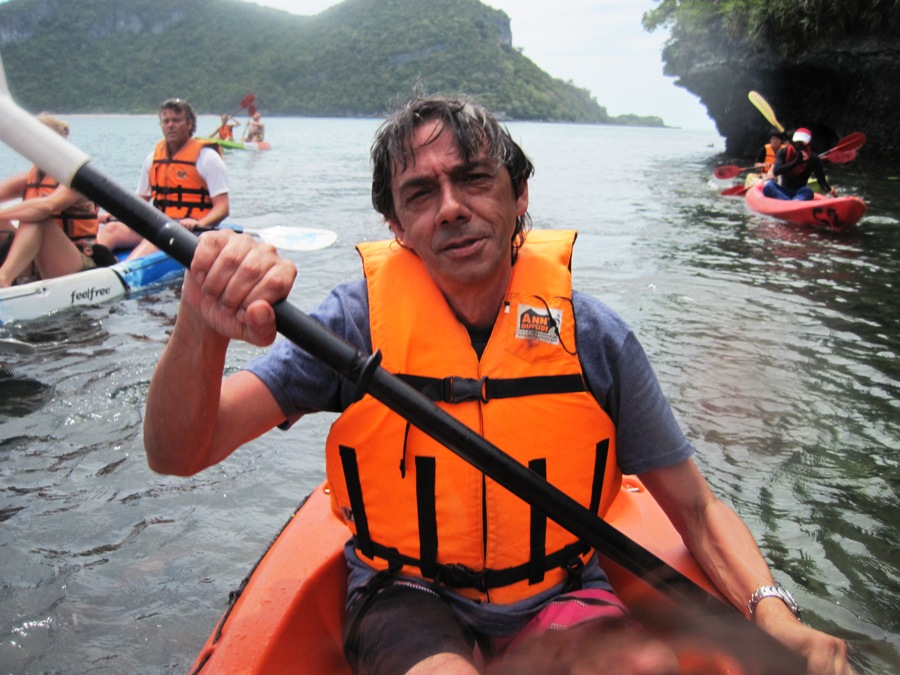 In kayak ad Ang Thong
