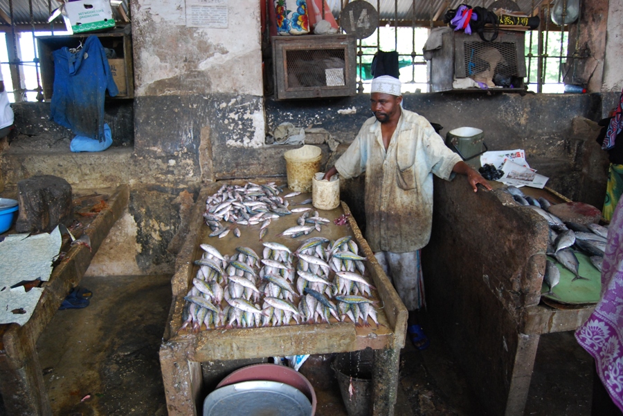 Mercato del pesce a Zanzibar