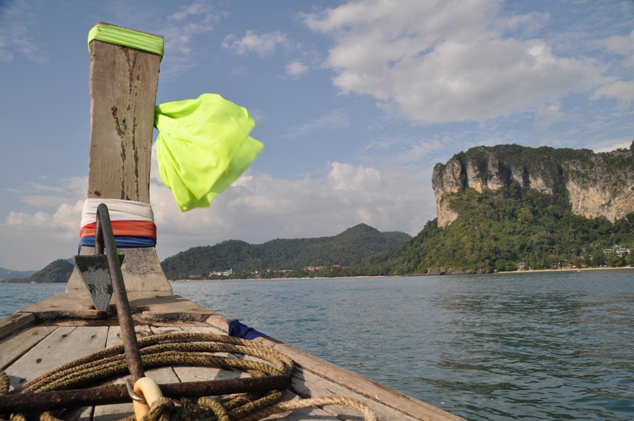 Long tail boat