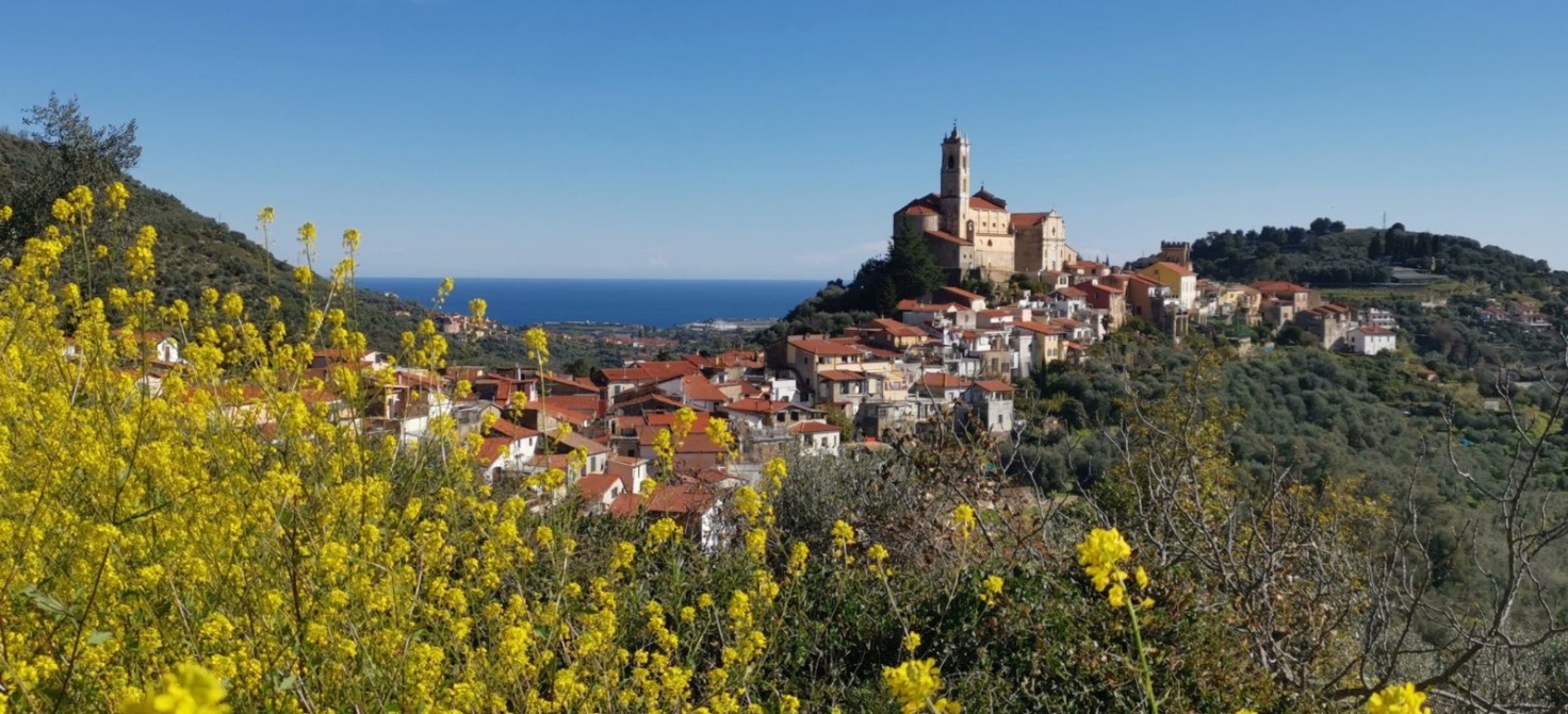 Castellaro Il borgo di Castellaro in Liguria: tra cultura e gastronomia