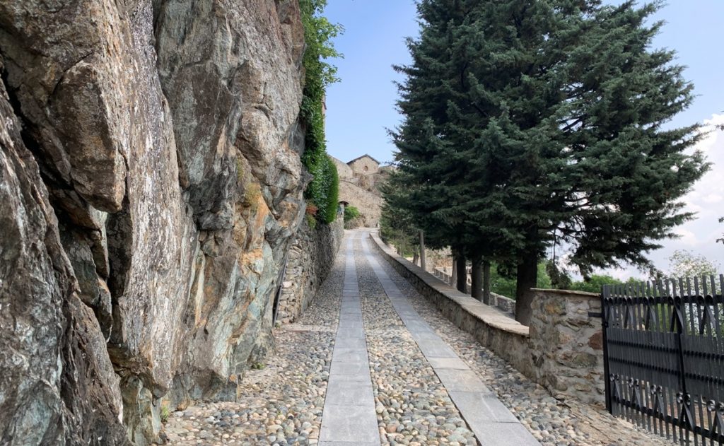 Viale d'accesso alla Sacra di San Michele