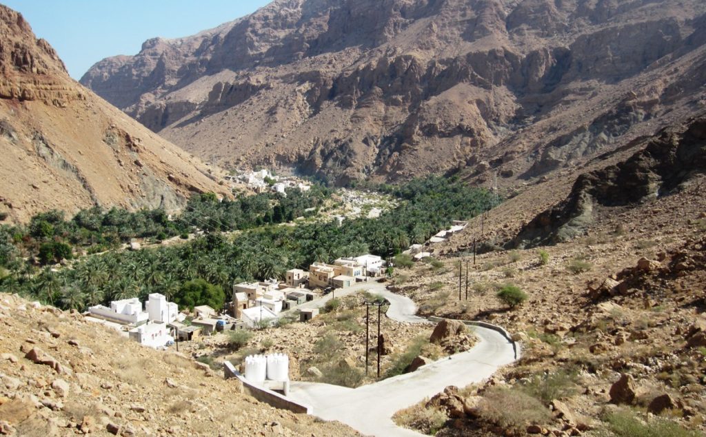 Strada per Wadi Tiwi