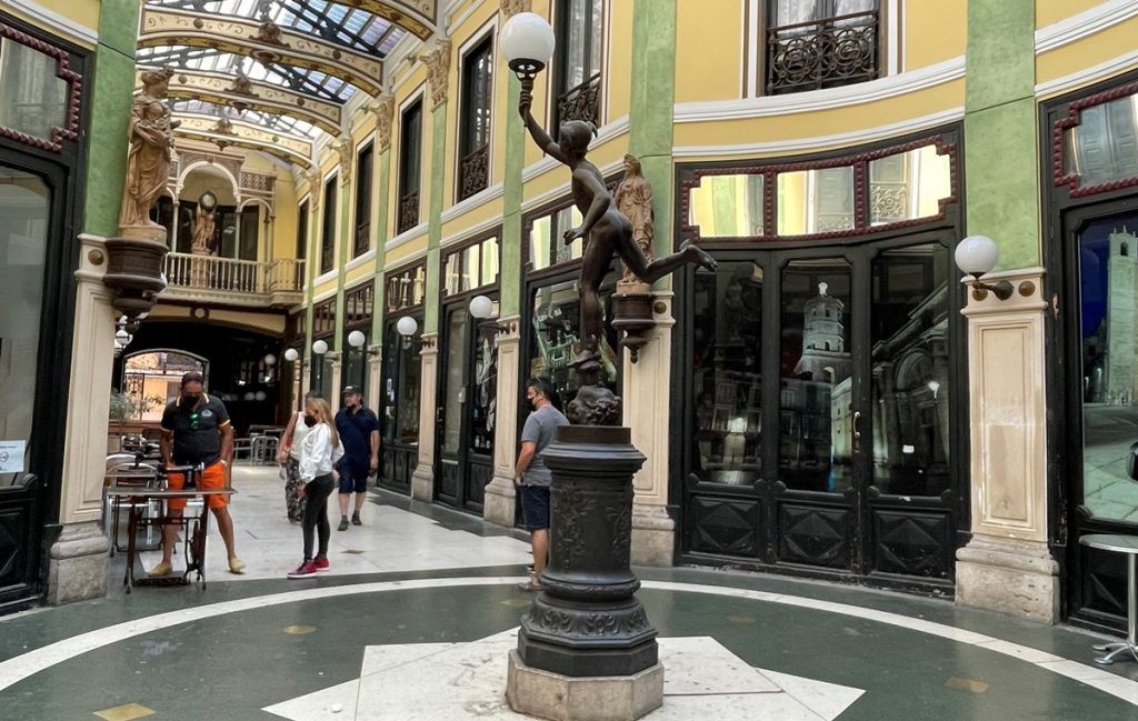 Passage Gutierrez - Statua di Eros