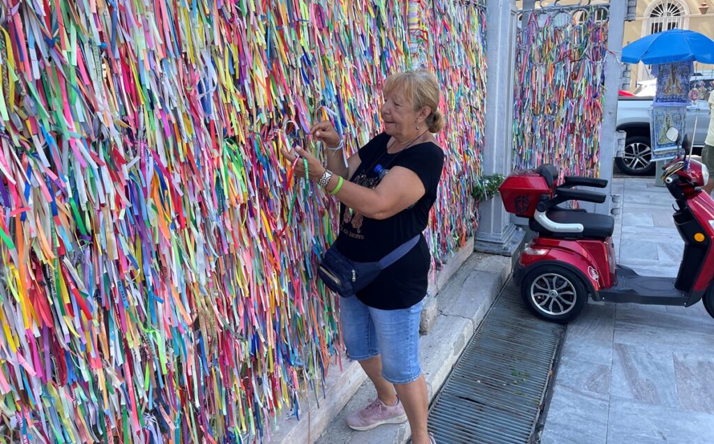 Davanti al Santuario di Nossa Senhora di Nazarè