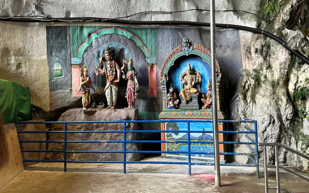 Interno delle Batu Caves